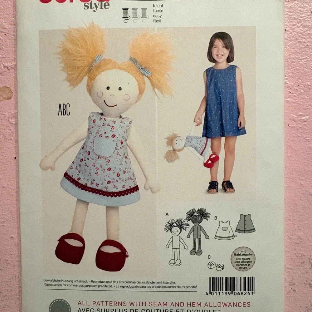 BN UNCUT BURDA 6824 DOLL SEWING PATTERN
